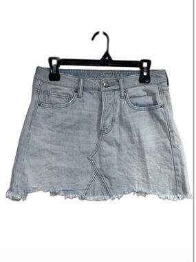 American eagle skirt light denim pockets stretch distressed mini size 4 Jean